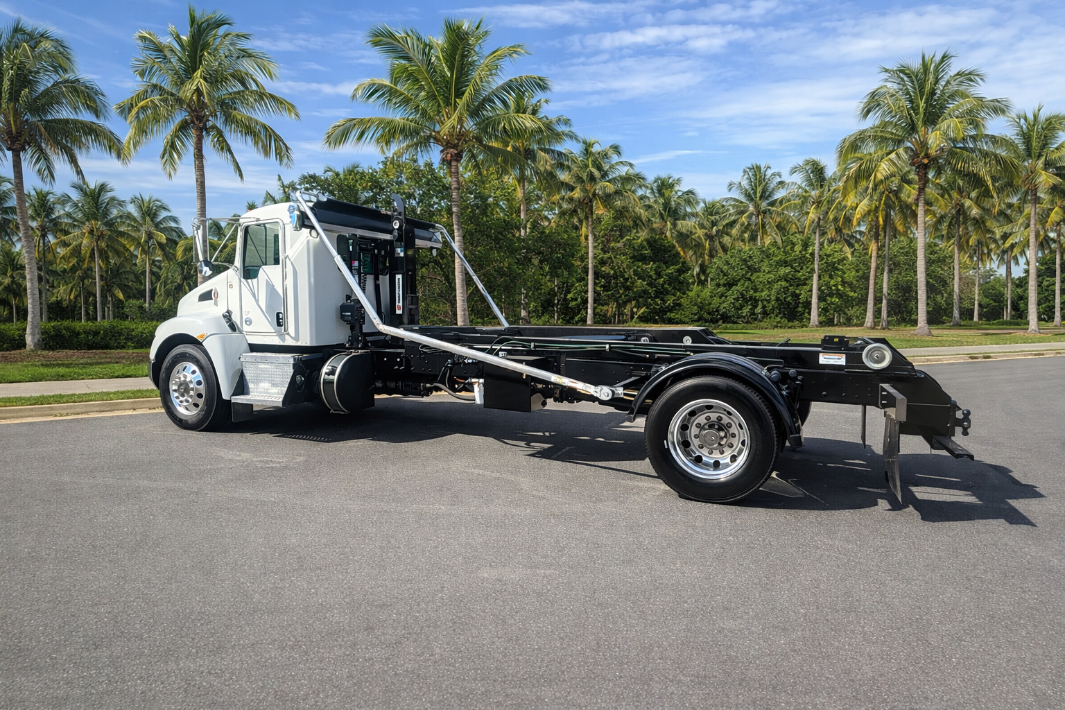 2020 KENWORTH T370 2020 KENWORTH T370 - image 2 of 6