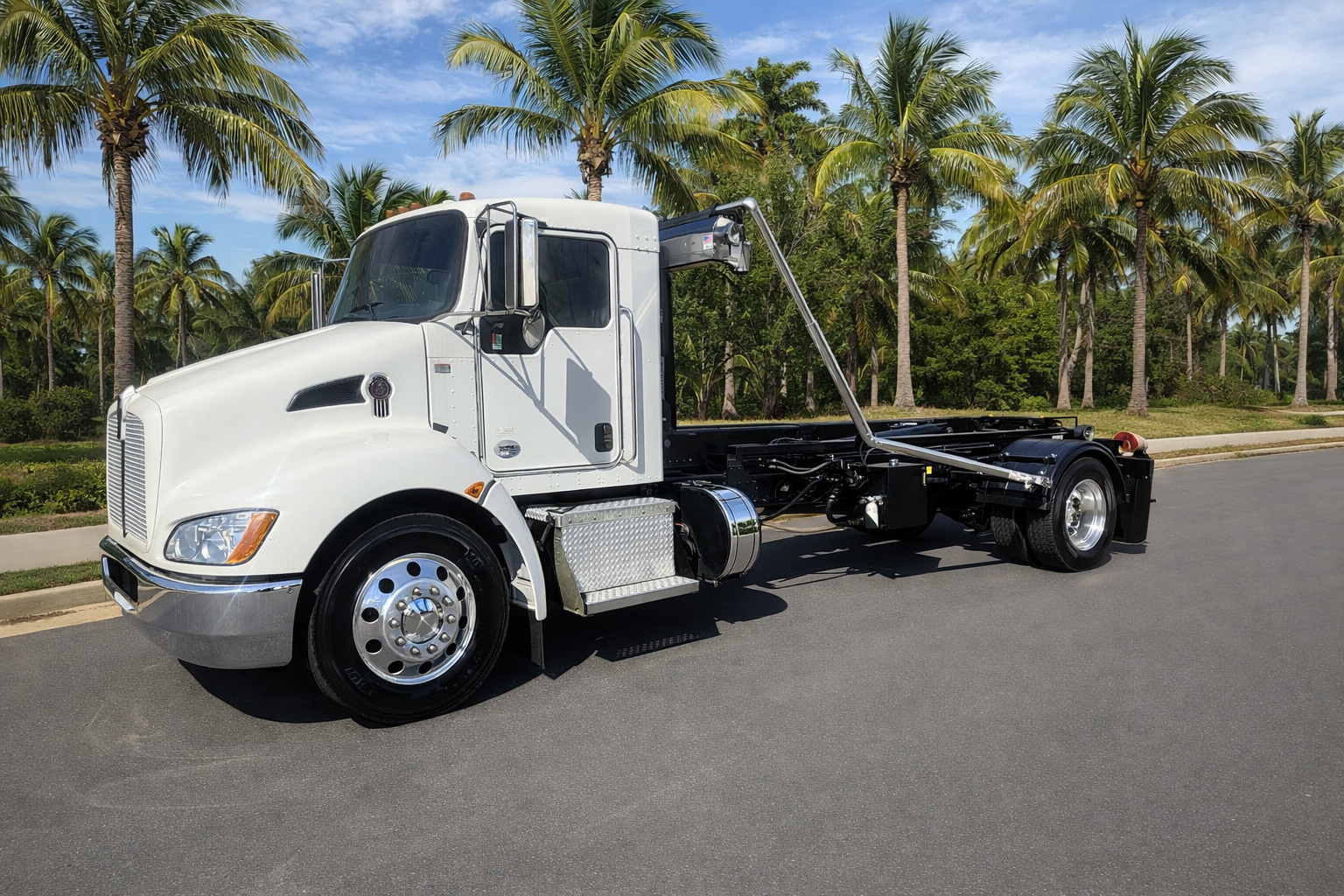 2020 KENWORTH T370 2020 KENWORTH T370 - image 1 of 6