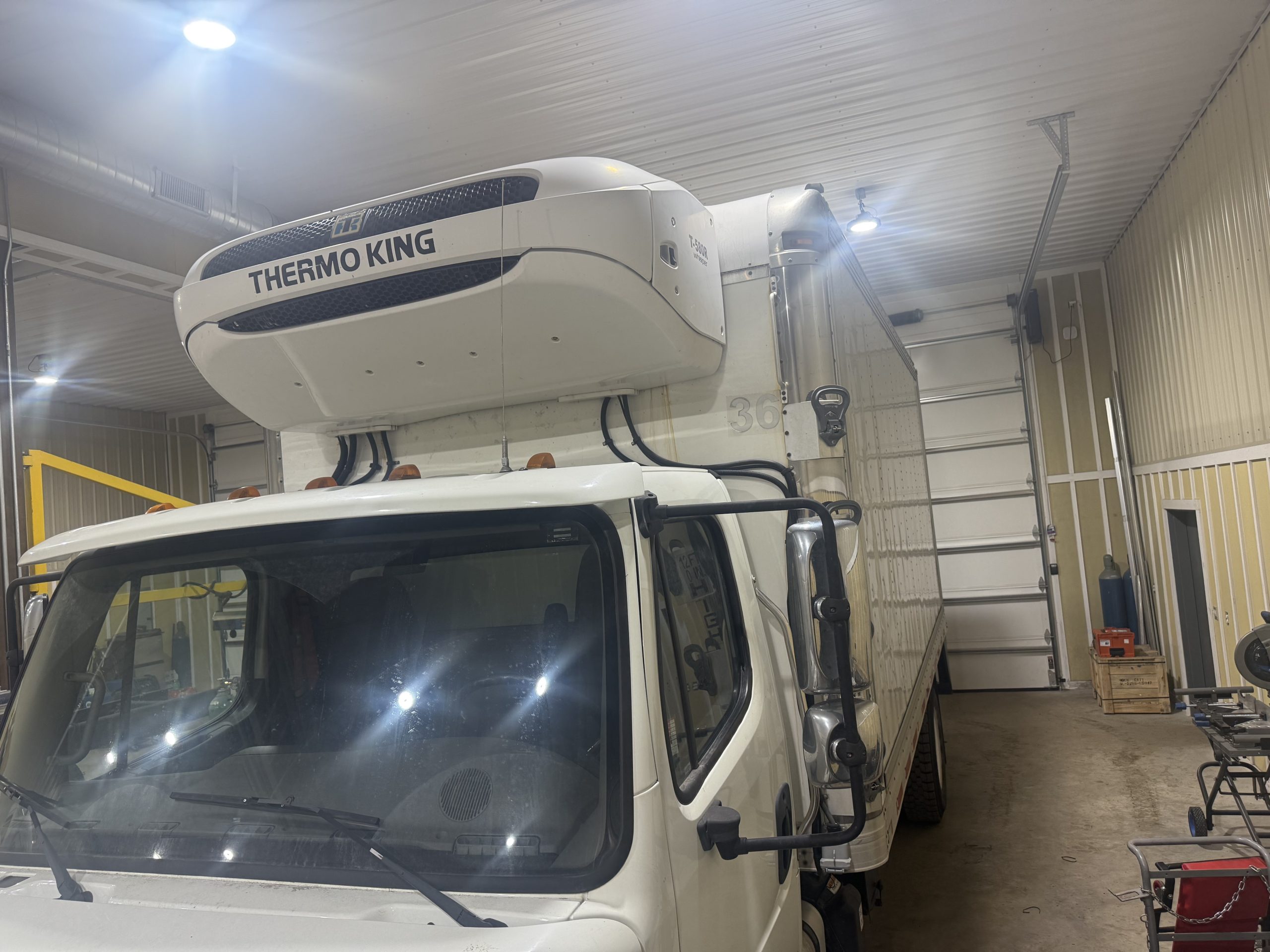 T580 Thermoking w/Elec Standby only 1200 hours T580 Thermoking w/Elec Standby only 1200 hours - image 2 of 6