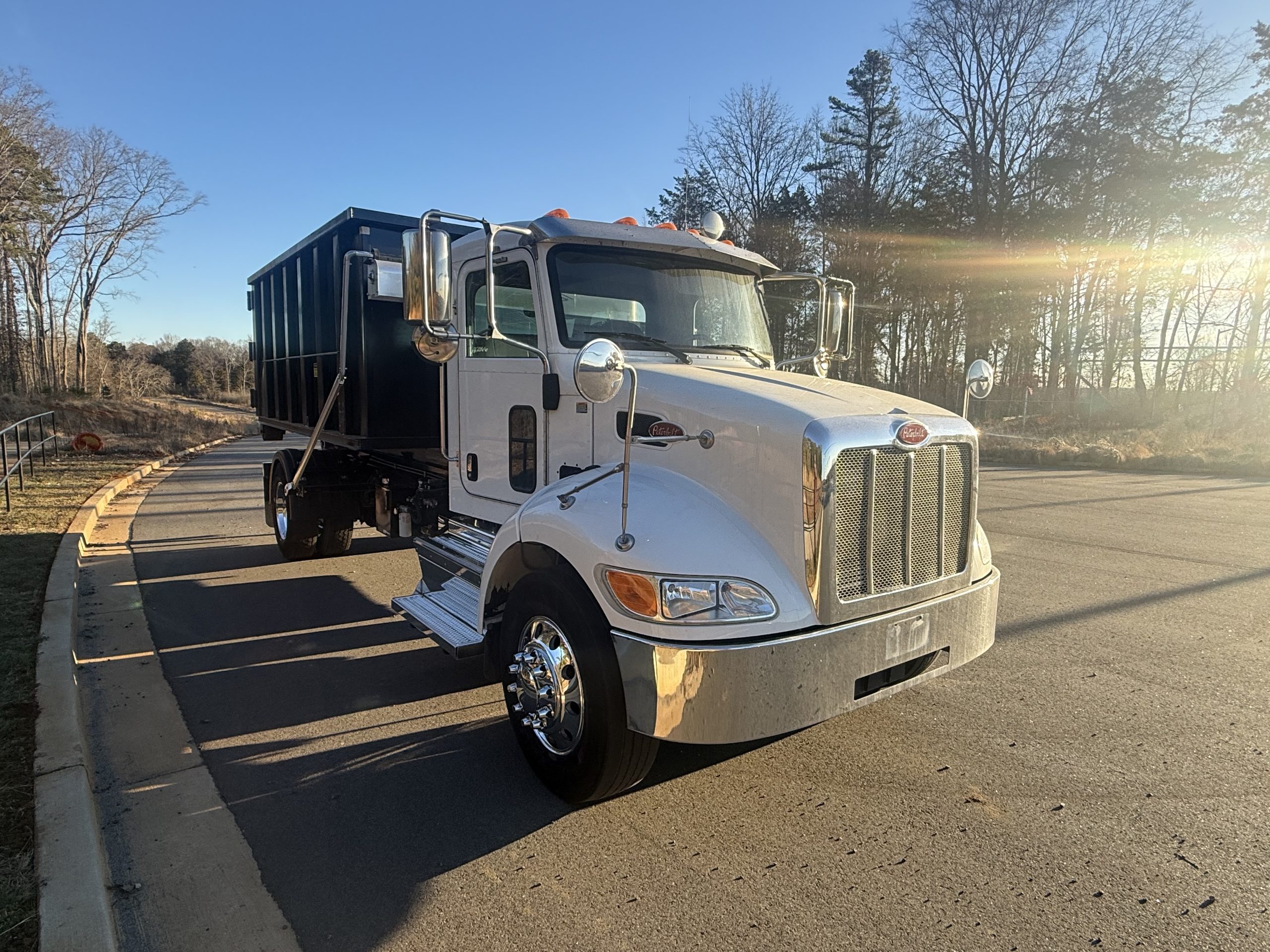2020 PETERBILT 337 2020 PETERBILT 337 - image 5 of 6